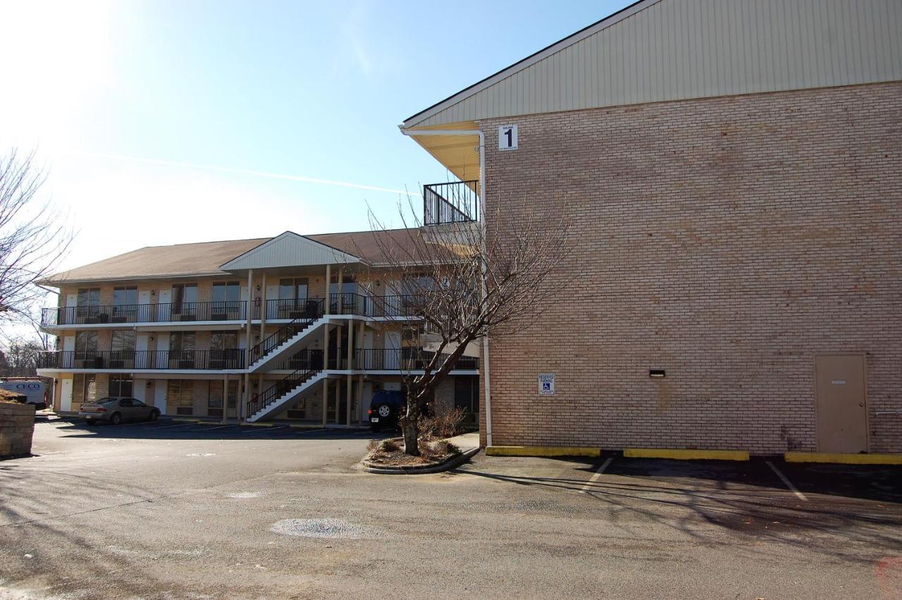 Apm Inn And Suites Winchester Exteriér fotografie